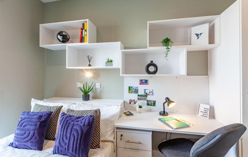 Heavitree Road, St Sidwells, Exeter - Image 1